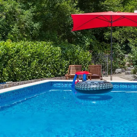 Semesterbostad Dea *