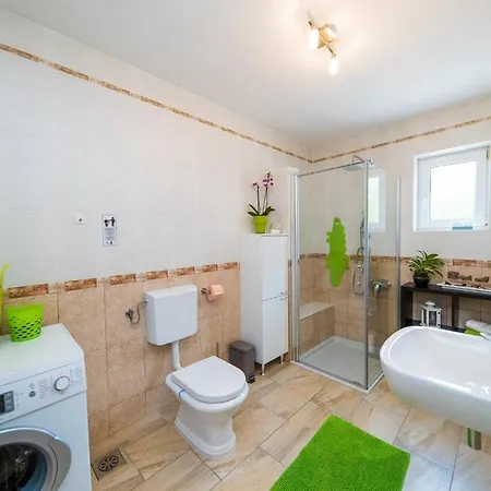 Dea Semesterbostad *