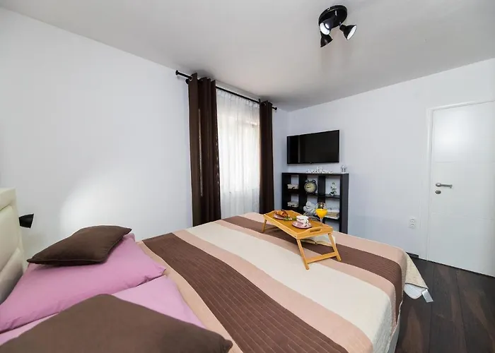 بيت للعطل Dea